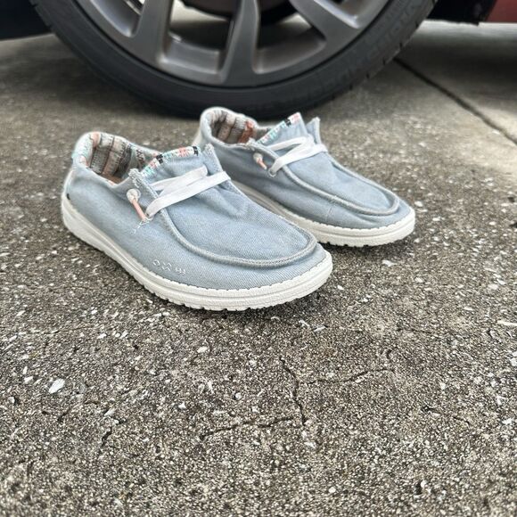 Hey Dude Wendy Boho Light Denim Slip Ons Womens 7 Loafers Lightweight Shoes - Picture 1 of 14